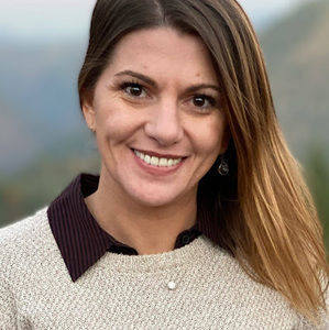 Meet your Posher, Christy